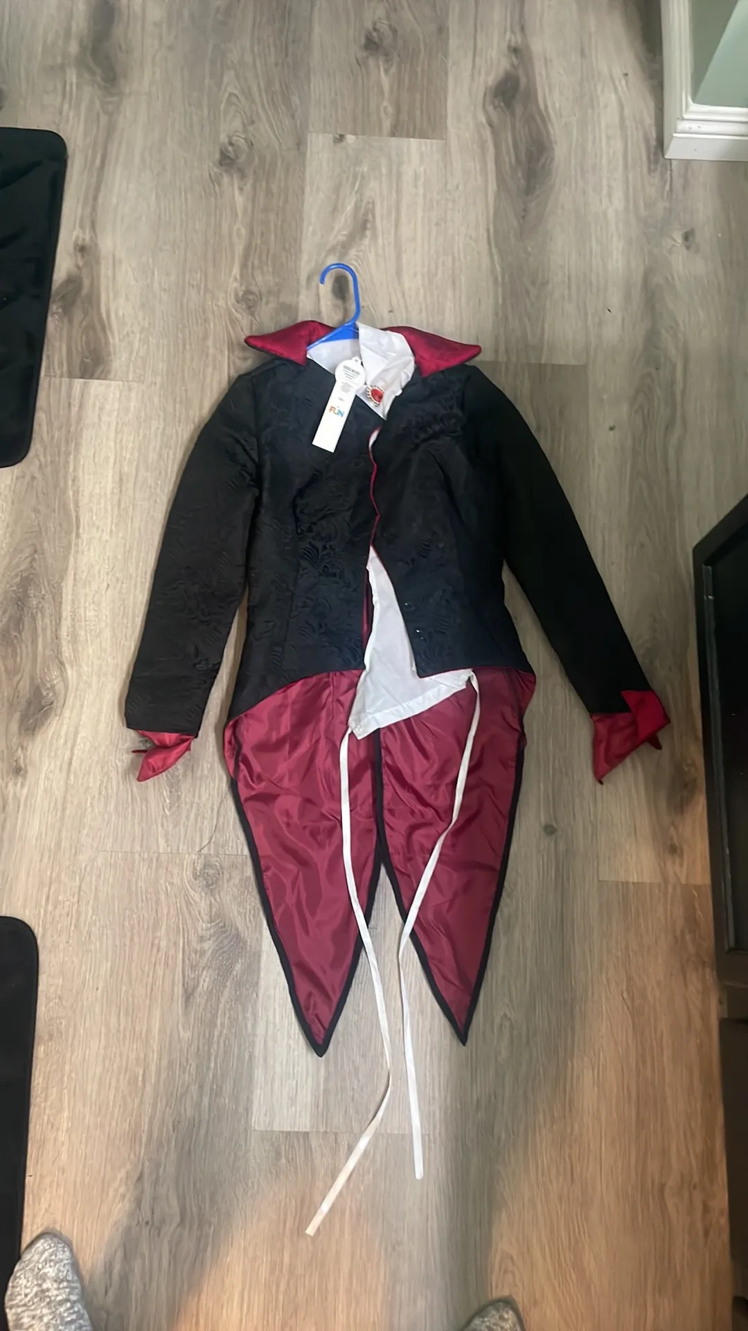 Woman Vampire Costume Red - Image 2