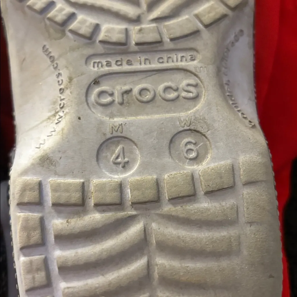 FINAL MARKDOWN CROCS Butterfly Shoes - Black and Pink 6 - Image 4