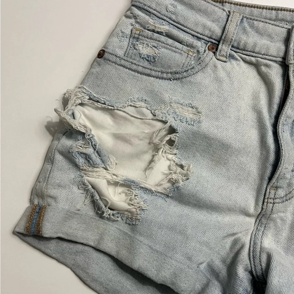 American Eagle Outfitters • Light Wash Destructed Mom Shorts - Image 3