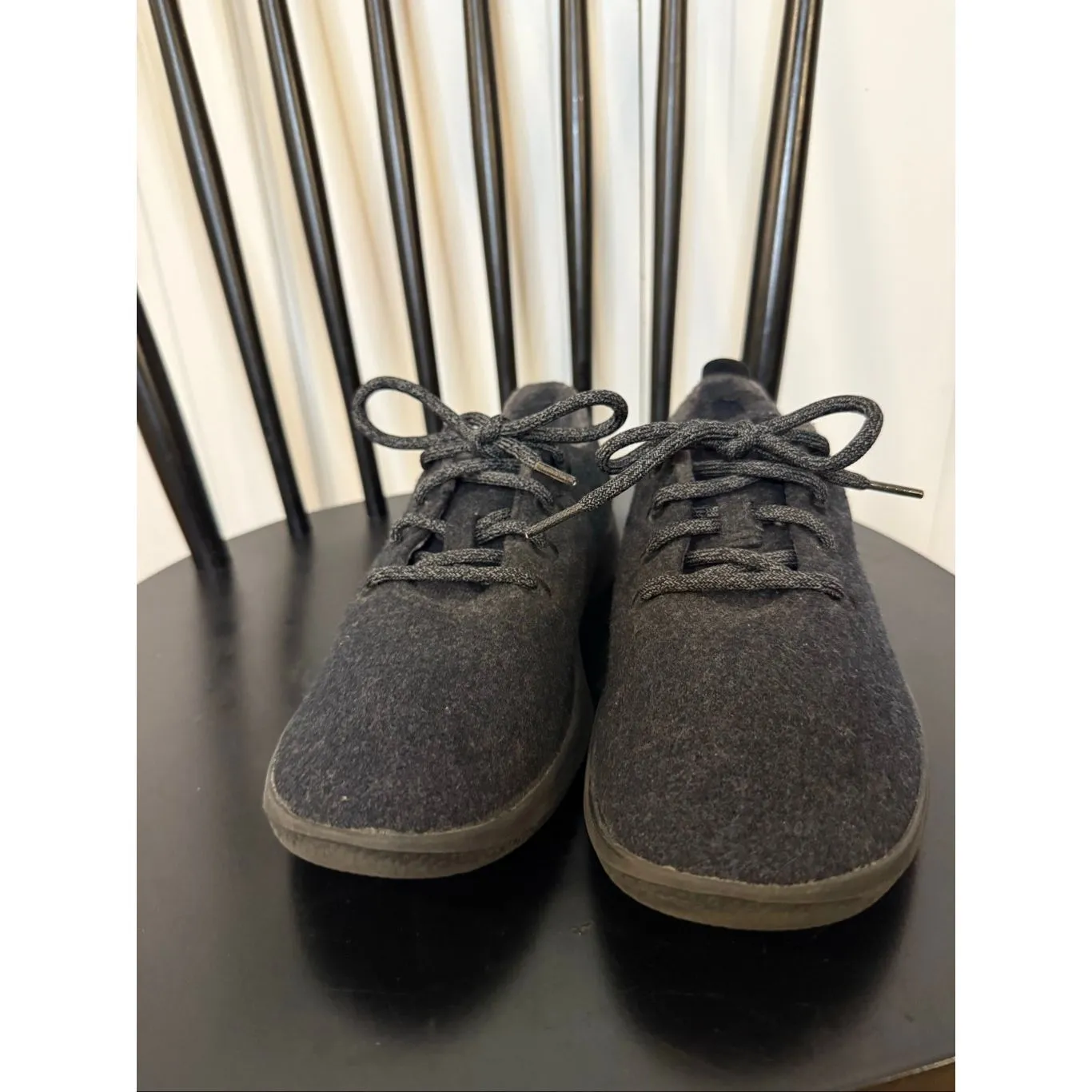 AllBirds black on black classic wool running sneaker size 9 - Image 5