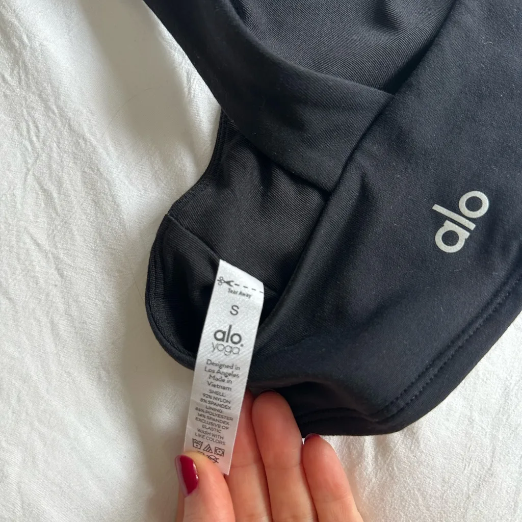 NWOT ALO Yoga Black One-Shoulder Sports Bra Top - Image 4