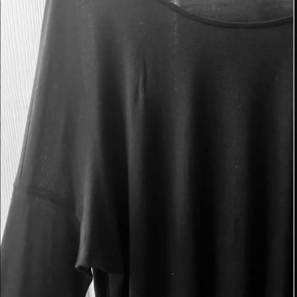 Black Drop Shoulder Crewneck Top size small - Image 3