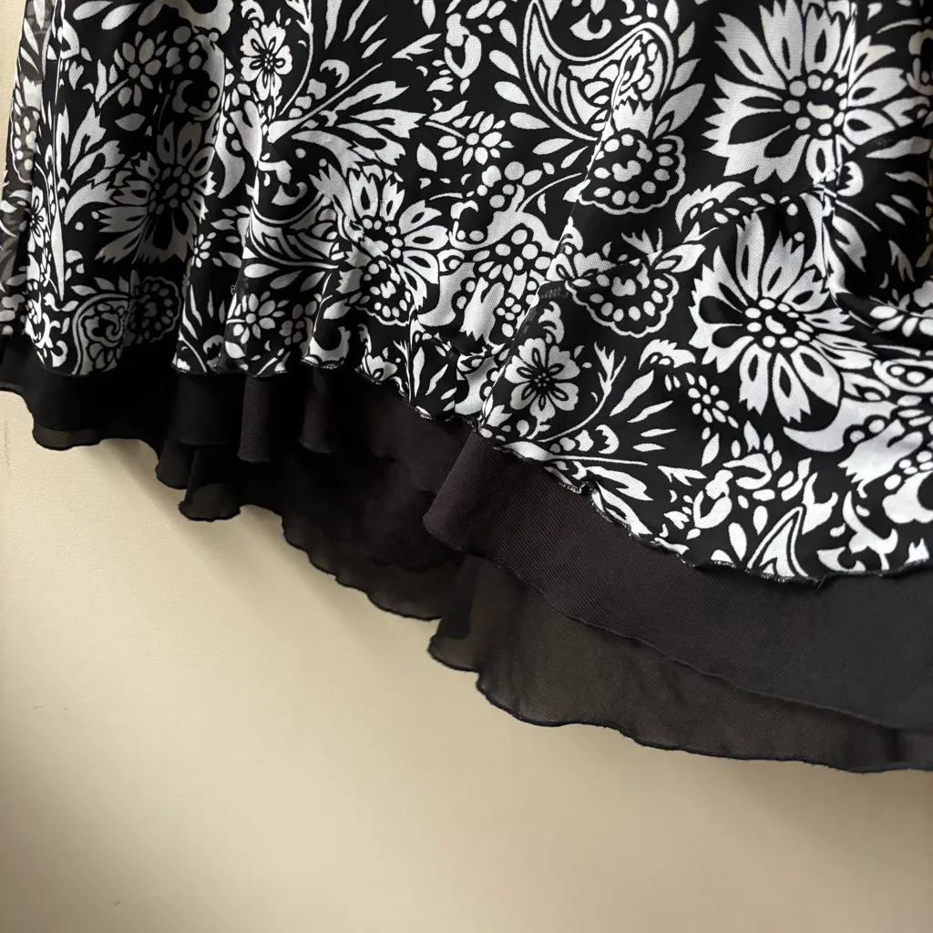 Y2K Floral Black and White Skirt - Image 2