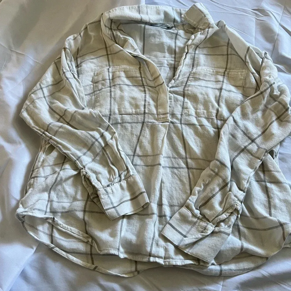 Vince bar‎ plaid popover in off white button down shirt - Image 5