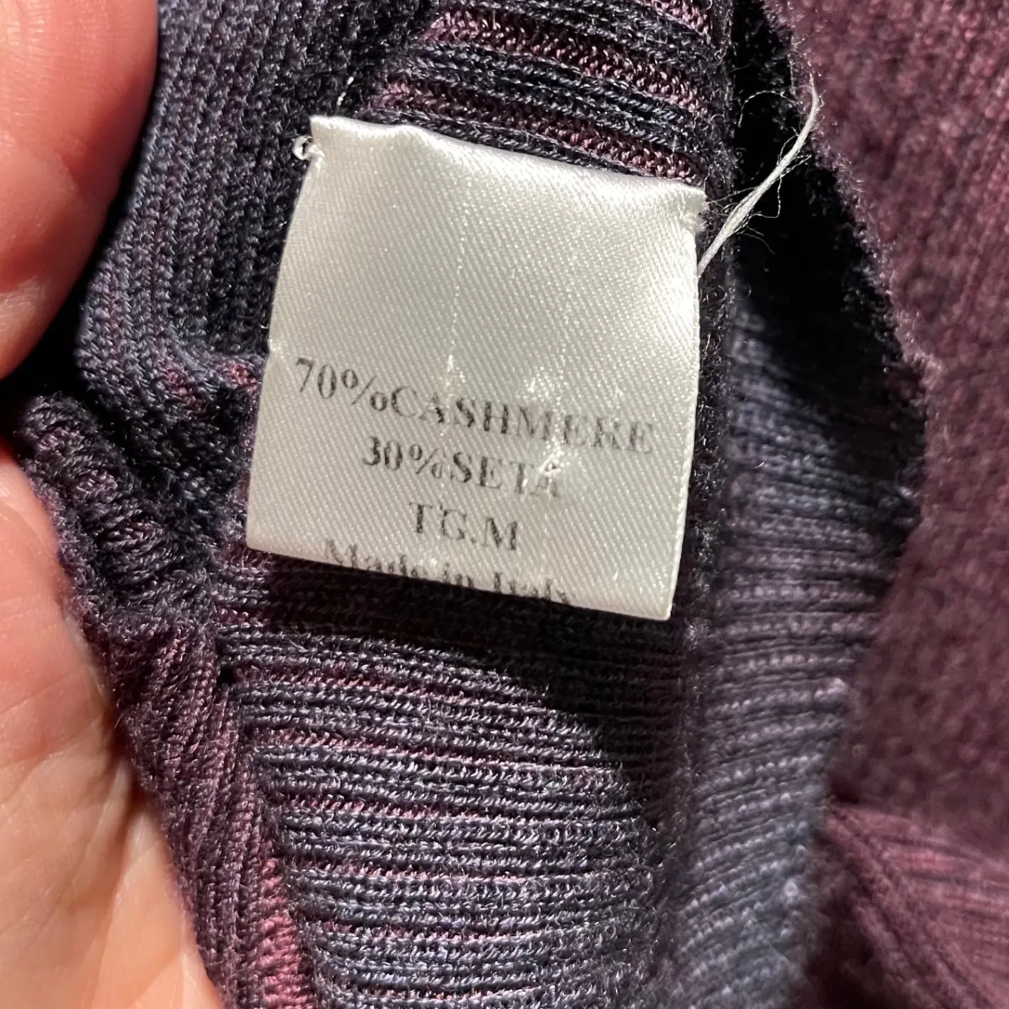 Designer Burgundy Blue Ribbed V Neck Button Cardigan 70 Cashmere 30 Silk Medium Purple - Image 4