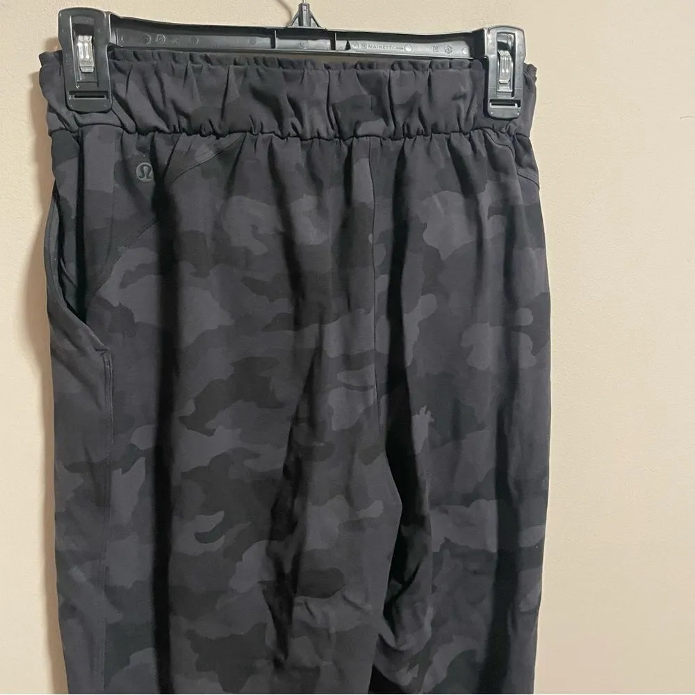 Lululemon Stretch High-Rise Jogger *Full Length
Heritage 365 Camo- Size 4 - Image 5