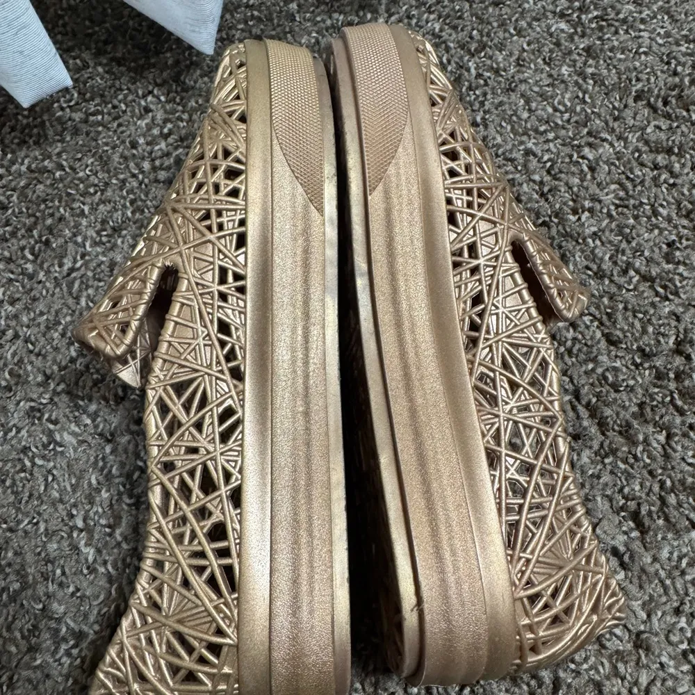 Melissa Campana gold / bronze platform slip-on sneaker, jelly style size 8 - Image 4