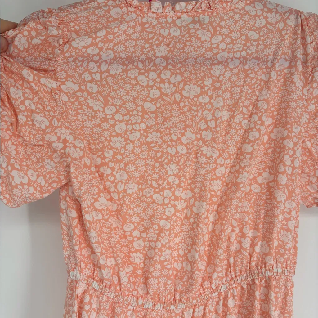 Loft  Lightweight Peach Colored Floral Dress - Image 8
