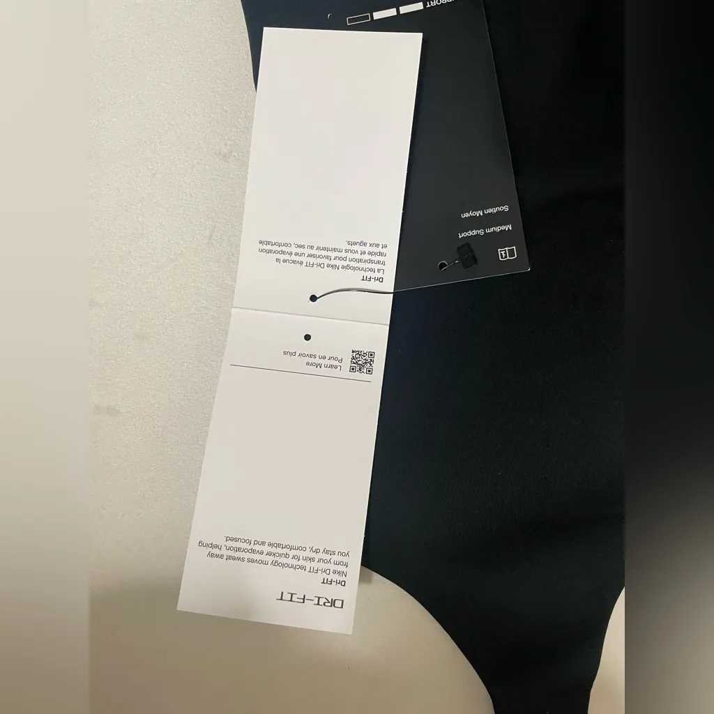 Nike NWT Alate Lightweight Padded Sewn In Pads Sports Bra Dri Fit Black Size M - Image 6