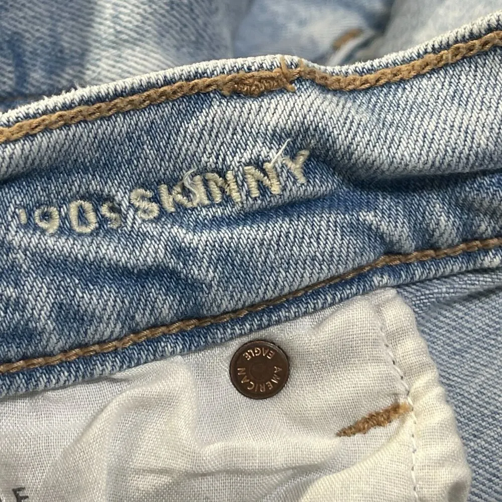 American Eagle Women's Jeans 90's Skinny Open Knee Light Wash Size 14 - Image 4