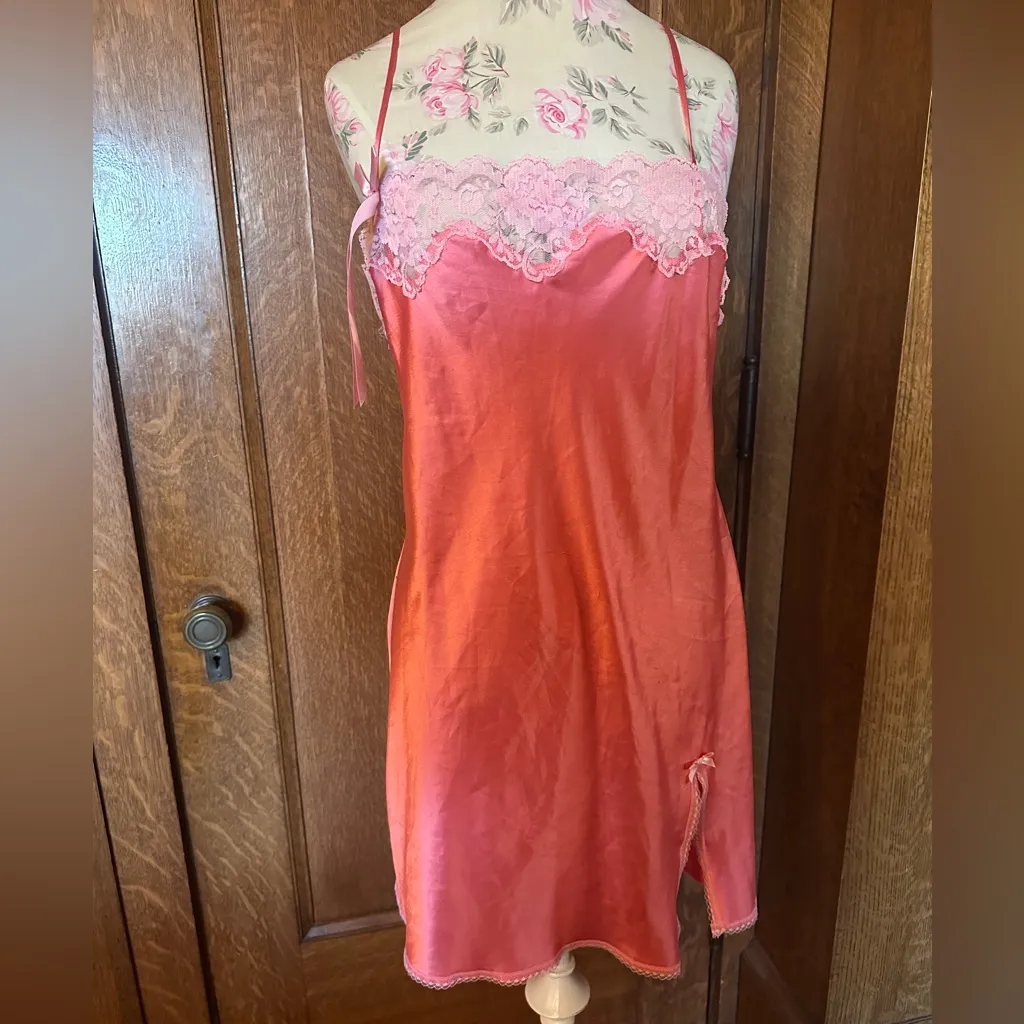 Vintage Y2K Victoria’s Secret Angels Salmon Sink satin Nightgown/Chemise, L - Image 11