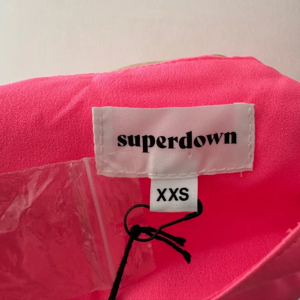 superdown NEW!! REVOLVE  Alondra Halter Top Wrap in Hot Pink - Image 7