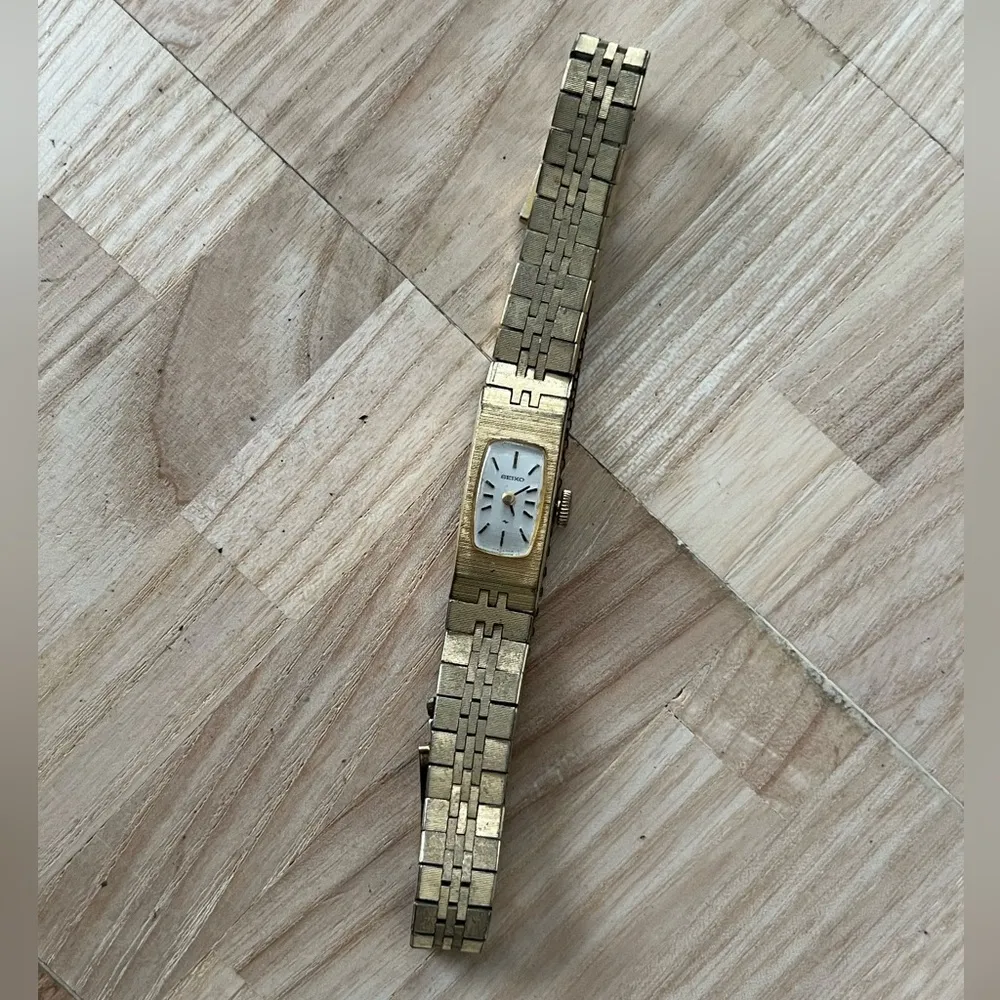Seiko Gold Plated Ladies Watch Rare Vintage Mechanical Winding Watch - Image 6