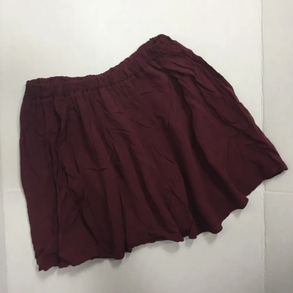 Brandy Melville Burgundy Skirt - Image 3