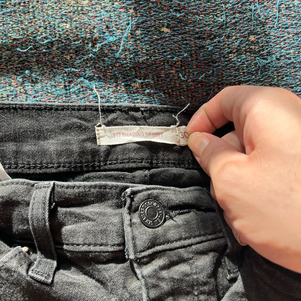 Levi’s 311 Shaping Skinny Jeans Women’s 30 Dark Wash Mid Rise Stretch Denim Y2K - Image 14