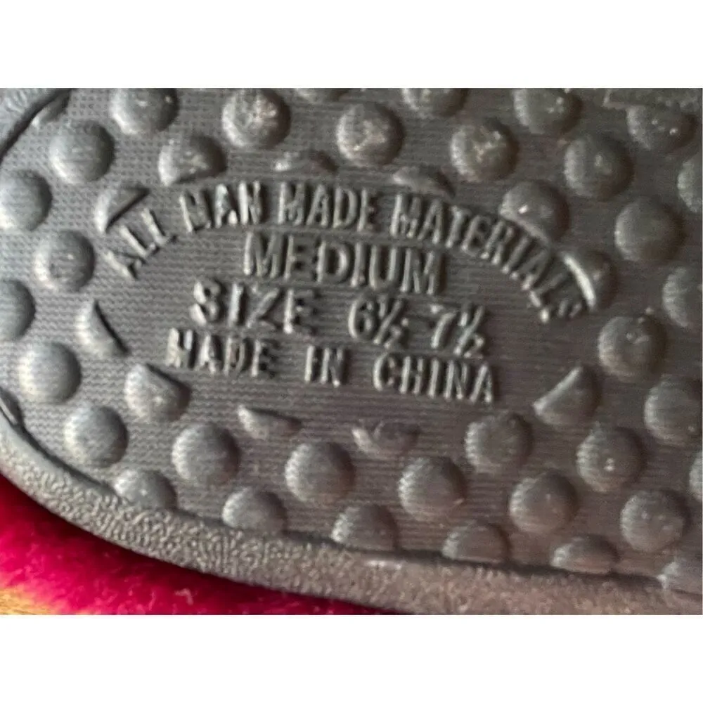 NWOT DEARFOAMS Women's Fuzzy Clog Slipper - Image 5