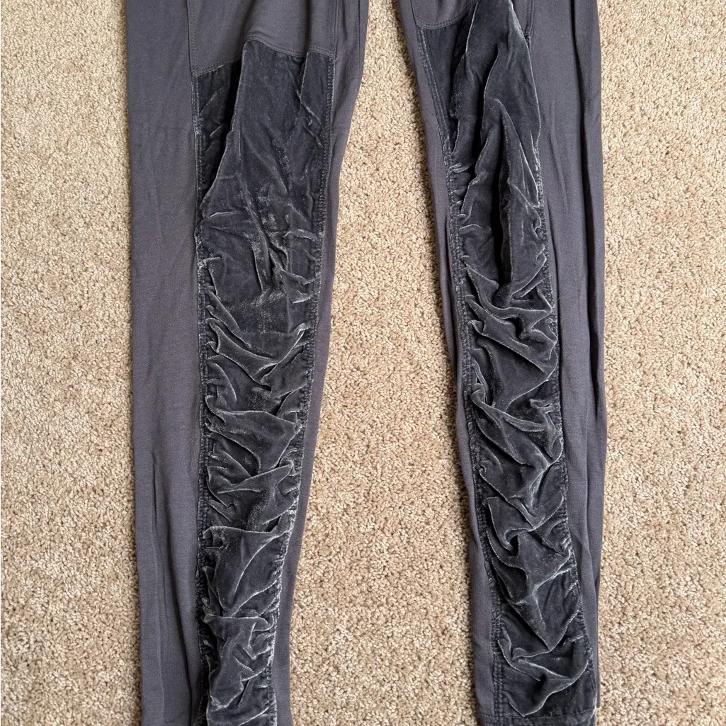 XCVI Mind Set Velvet Panel Leggings NWT Size Medium - Image 2