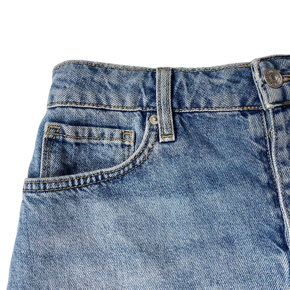 FOREVER 21 MOM Short High Rise Relaxed Shorts Women's Sz 26 Blue Jeans - Image 3