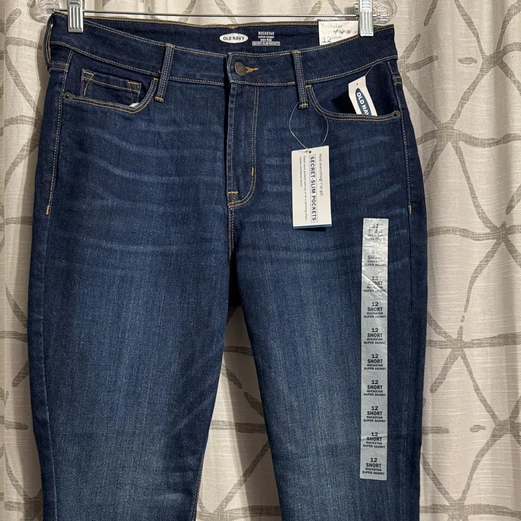Old Navy Women's Deep Indigo Skinny Jeans 12 short - Image 2