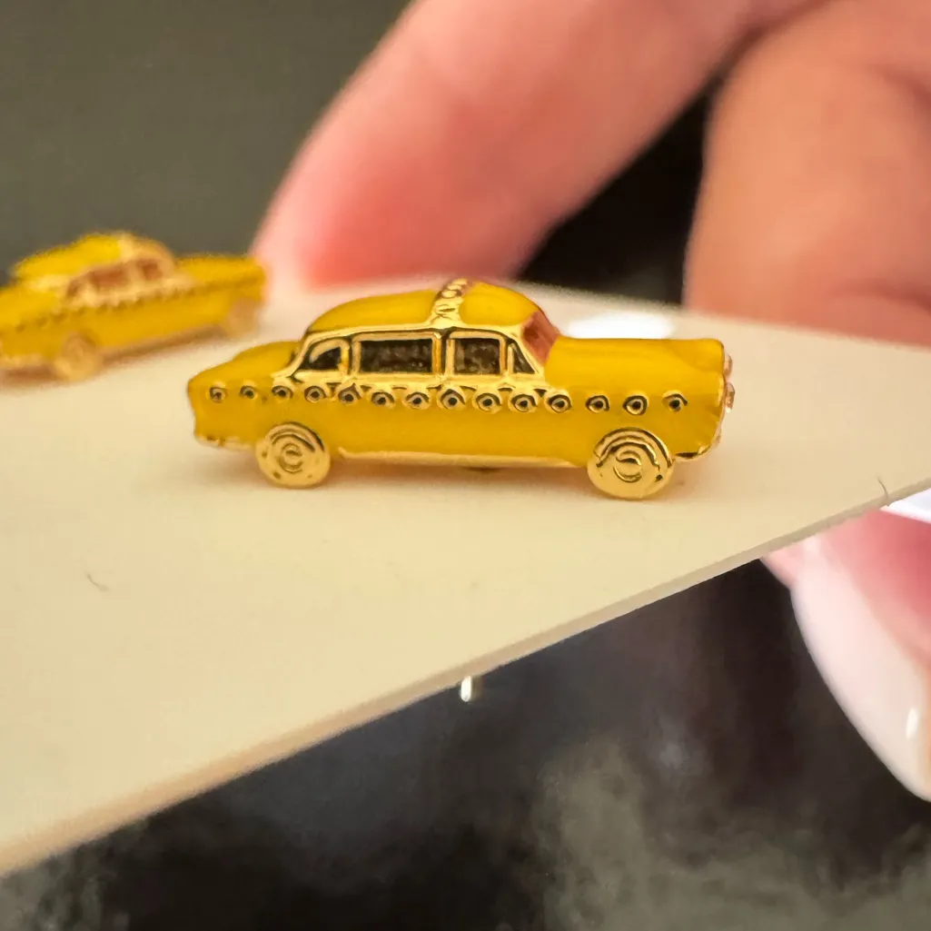 NWT Kate Spade Hit The City Taxi Stud Earrings - Image 4
