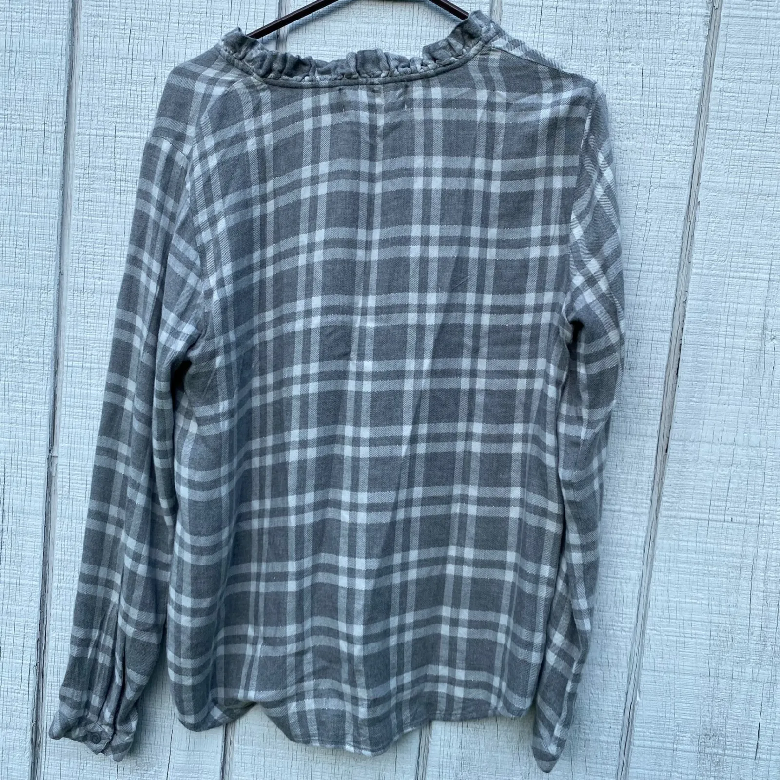 Cloth & Stone Plaid Ruffle V-Neck Long Sleeve Top Gray Casual Size Small - Image 4