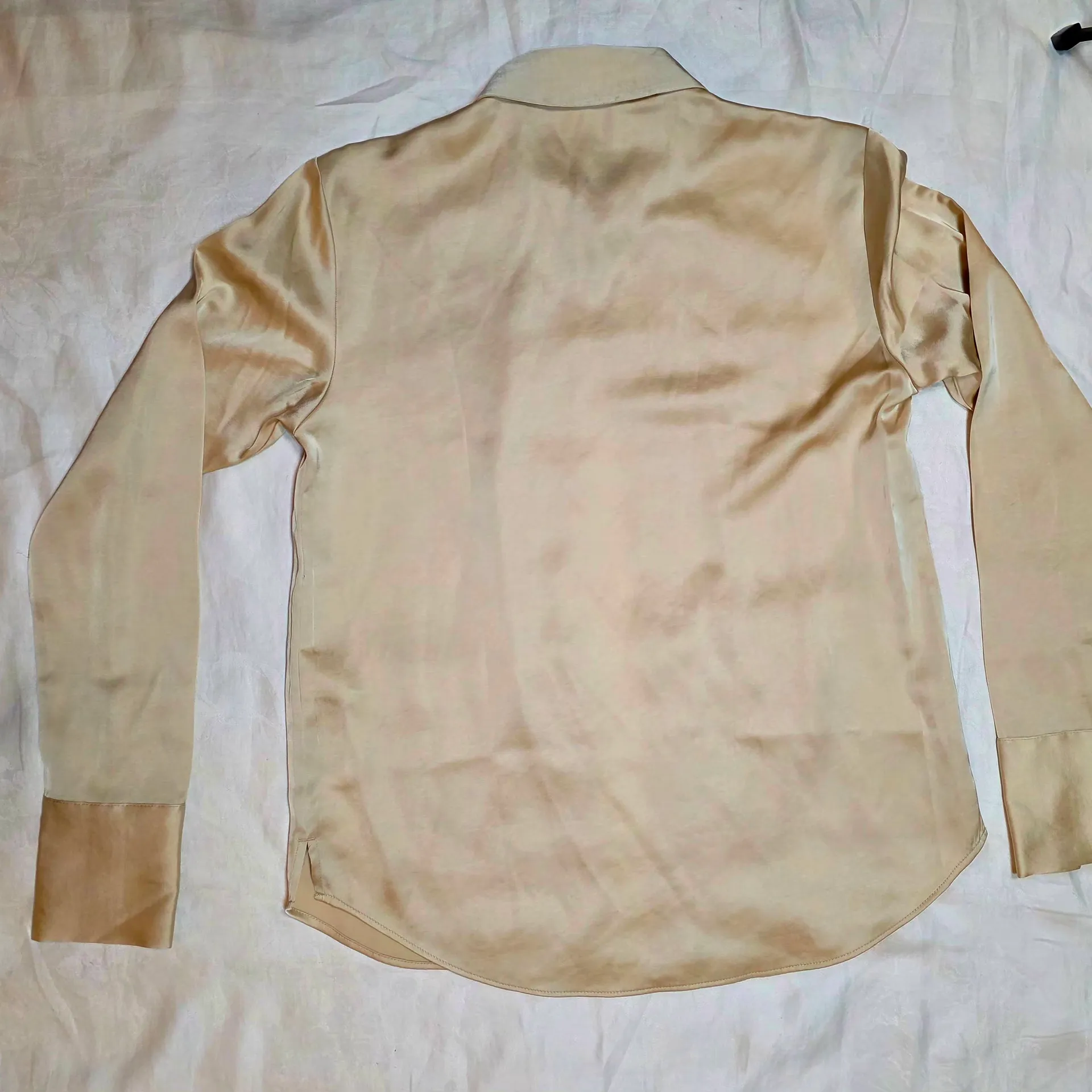 Abercrombie & Fitch Women's Beige Button-Up Blouse - Image 3