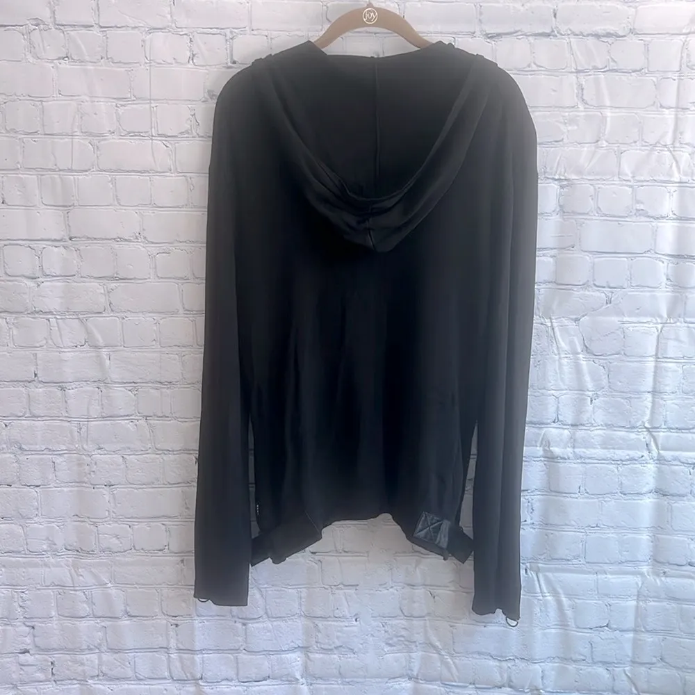 BCBGMAXAZRIA  black zip up‎ lightweight sweatshirt Womans size medium - Image 3