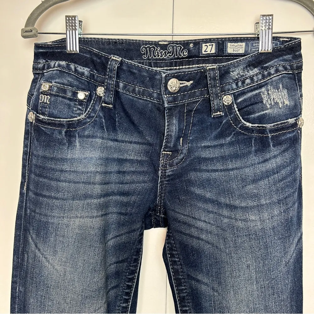 Miss Me Signature Boot Fleur De Lis Embellished Flap Pocket Jeans - Image 6