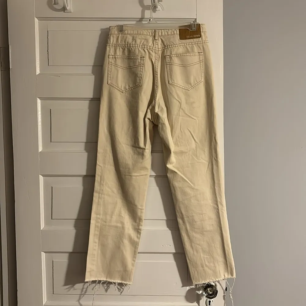 Zulu & Zephyr Cream Raw Hem High Rise Jean Size 6 - Image 5