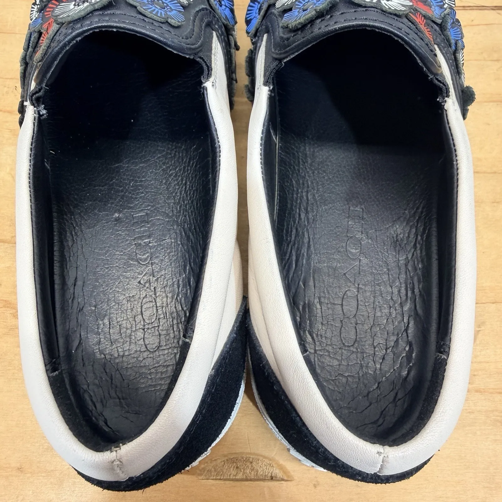 COACH Chack Blue & Red Flower Embellished 3D Leather Women's  Size 8 Flats - Image 10