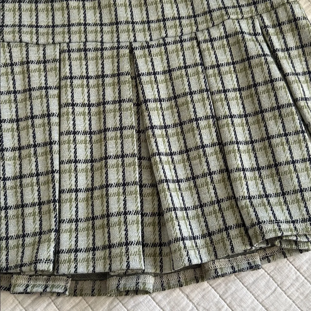 American eagle school girl pleated green tan navy plaid mini skirt skort XS Y2K - Image 3