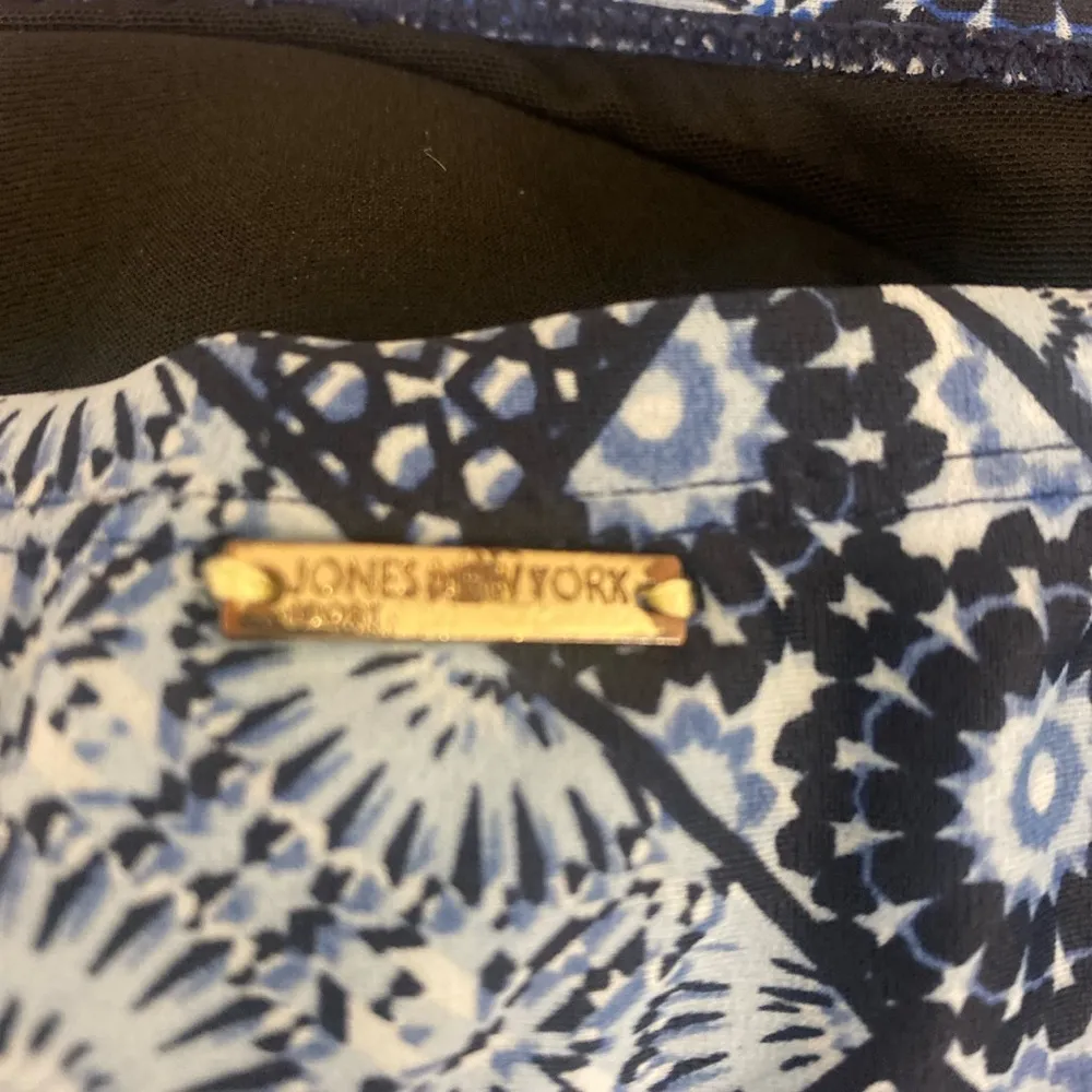 Jones New York Blue and White Geometric One Piece Swimsuit Size 12 - Image 3