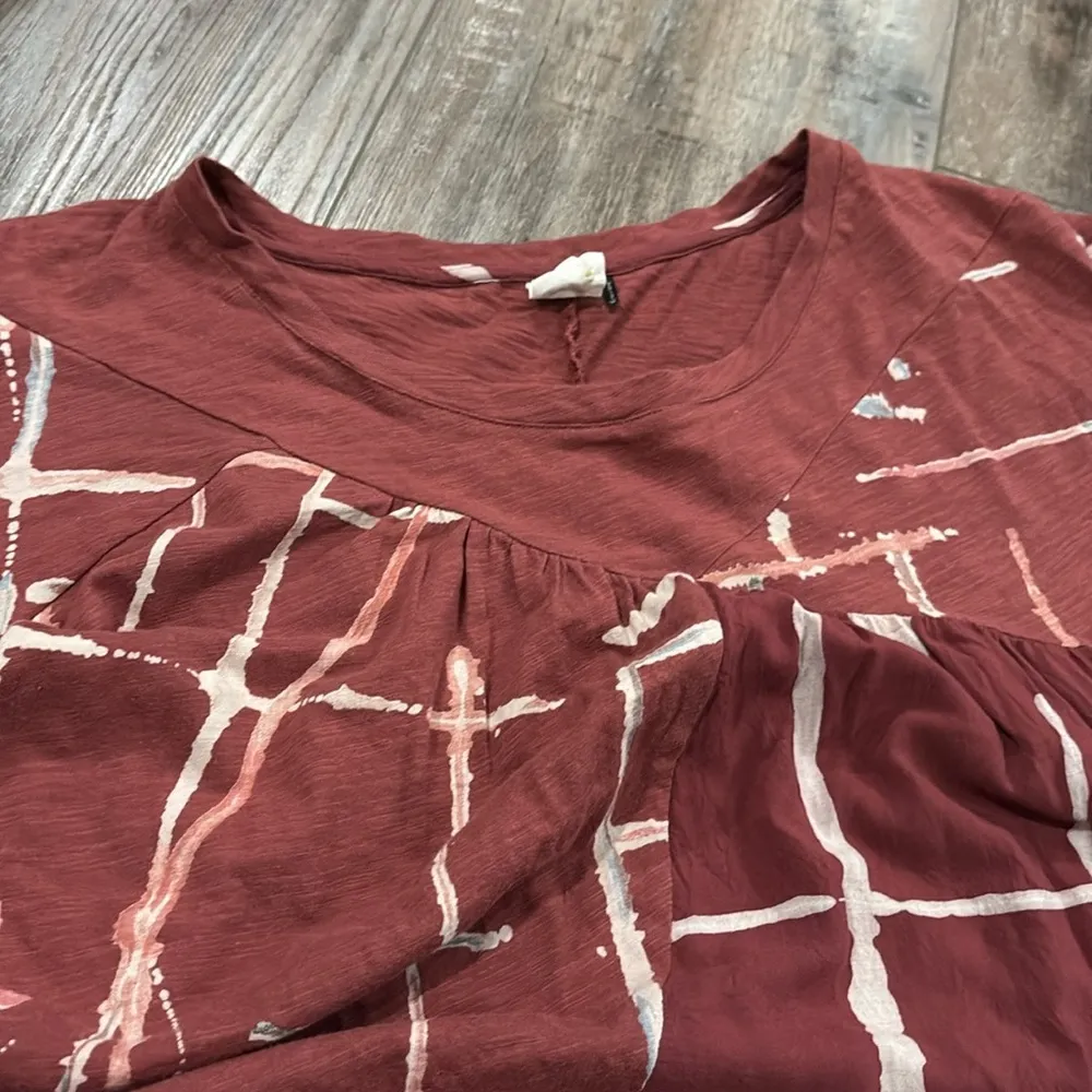 ANTHROPOLOGIE Akemi + Kin Light Streaks Tee Medium - Image 8