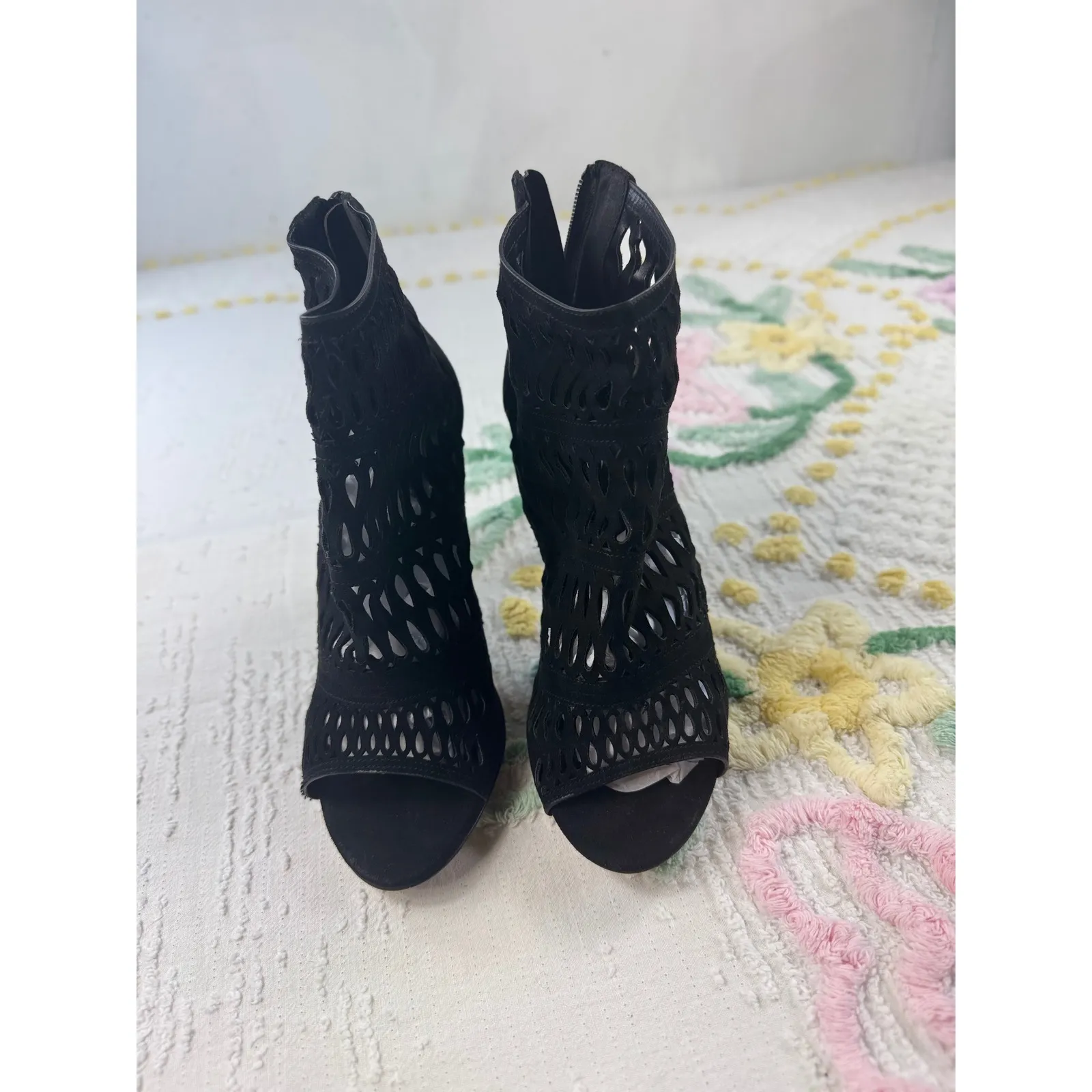 ALDO Black Suede Leather Peep Toe Laser Cutout Heeled Ankle Booties 7W - Image 3