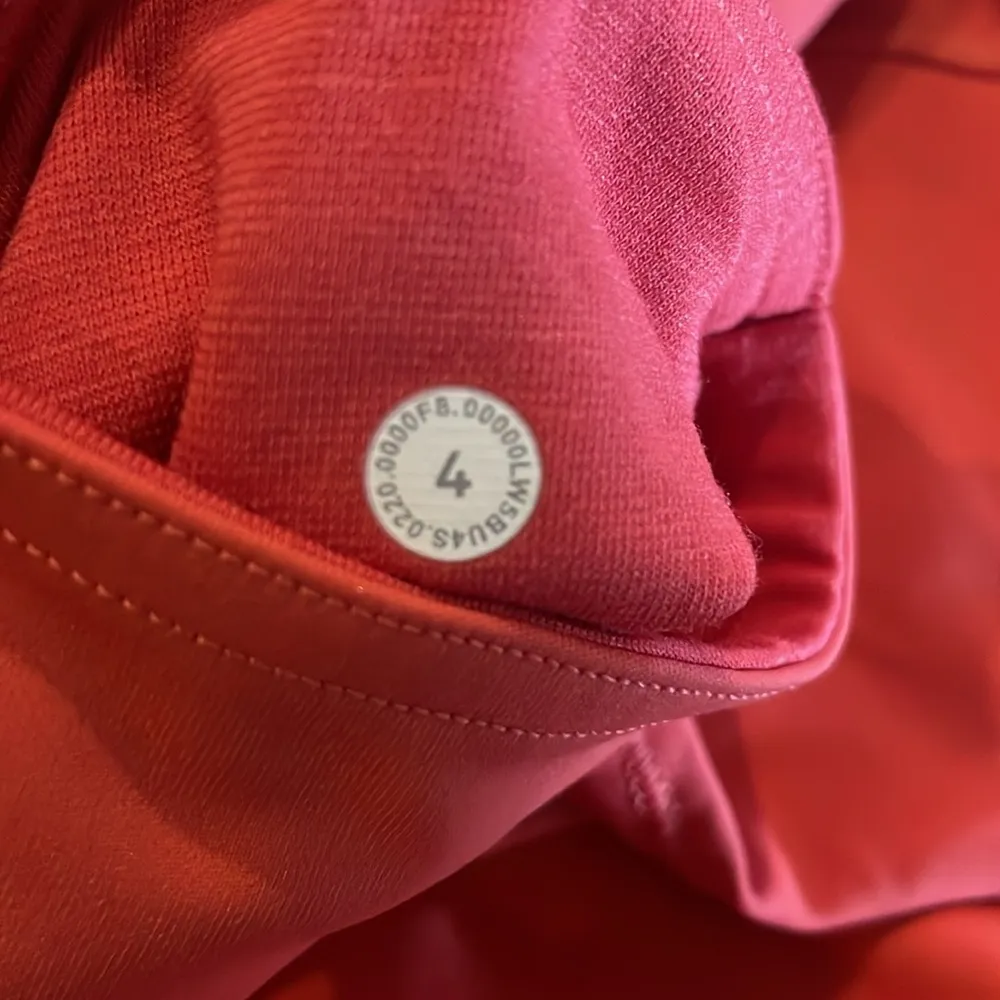 Lululemon leggings size 4 salmon color - Image 3