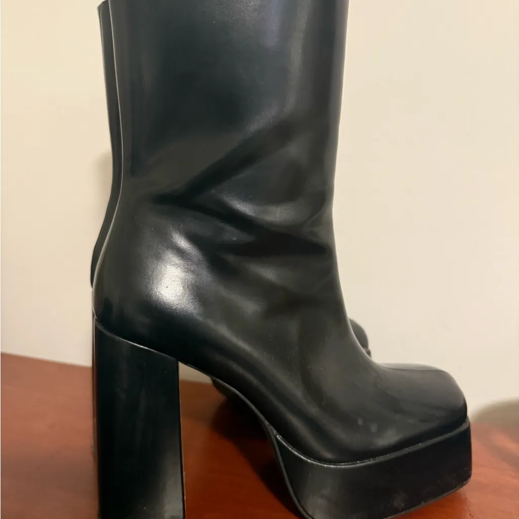 H&M Black Heeled Boots - Image 3
