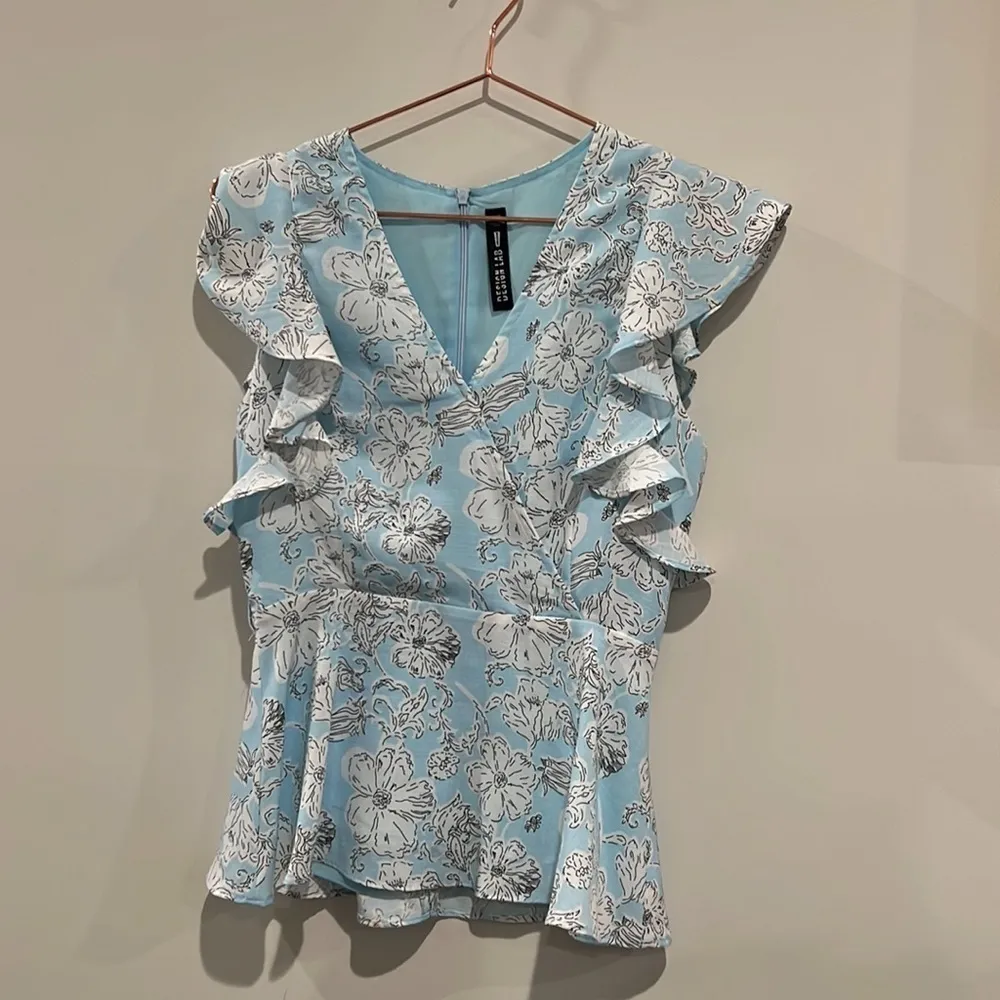 Design Lab blue floral blouse. Size xs - Image 12