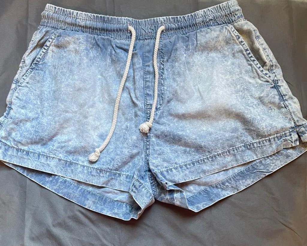 Celebrity Pink Blue Jean Shorts with Elastic Waistband - Image 7