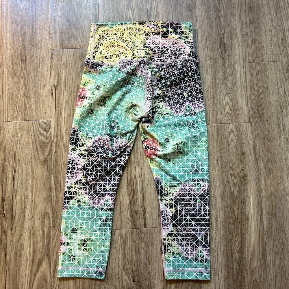 Lululemon Under Crop Leggings II Full-On Luon in Paradise Grid Very Green Multi - Image 6