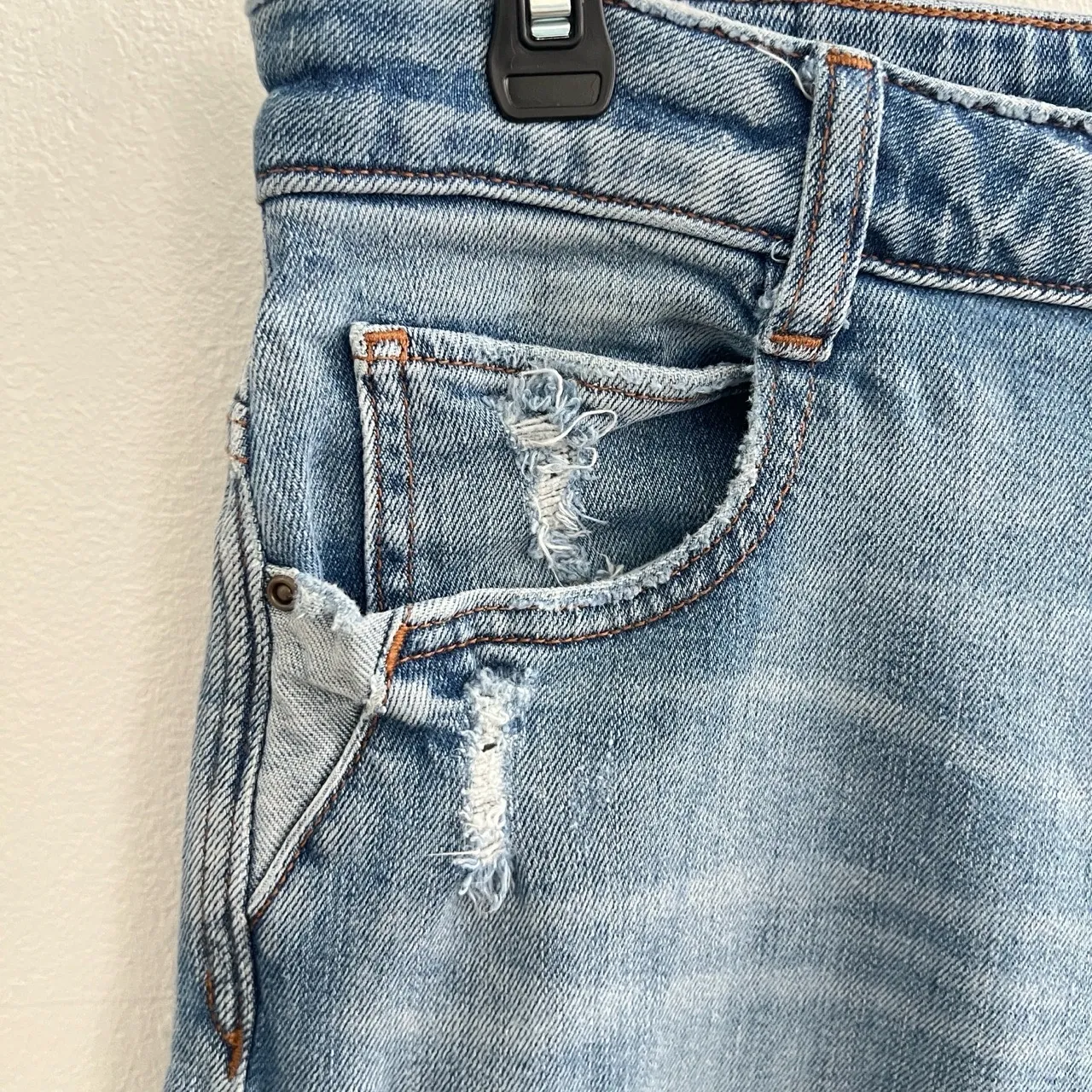 Zara Light Wash Blue Distressed Ripped MOM Jeans Size 4 - Image 2