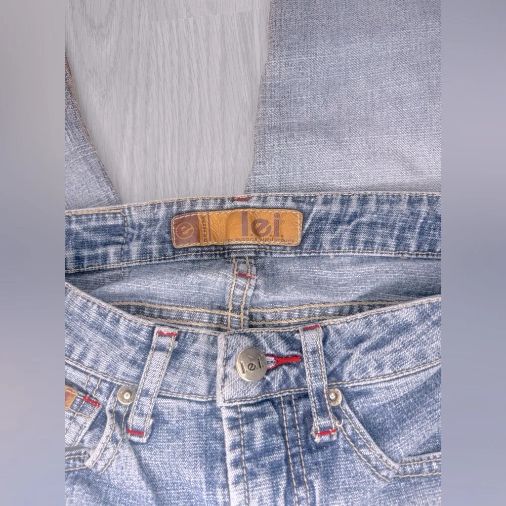 LEI Women’s Blue Light Wash Capri Jeans Size 0 - Image 6