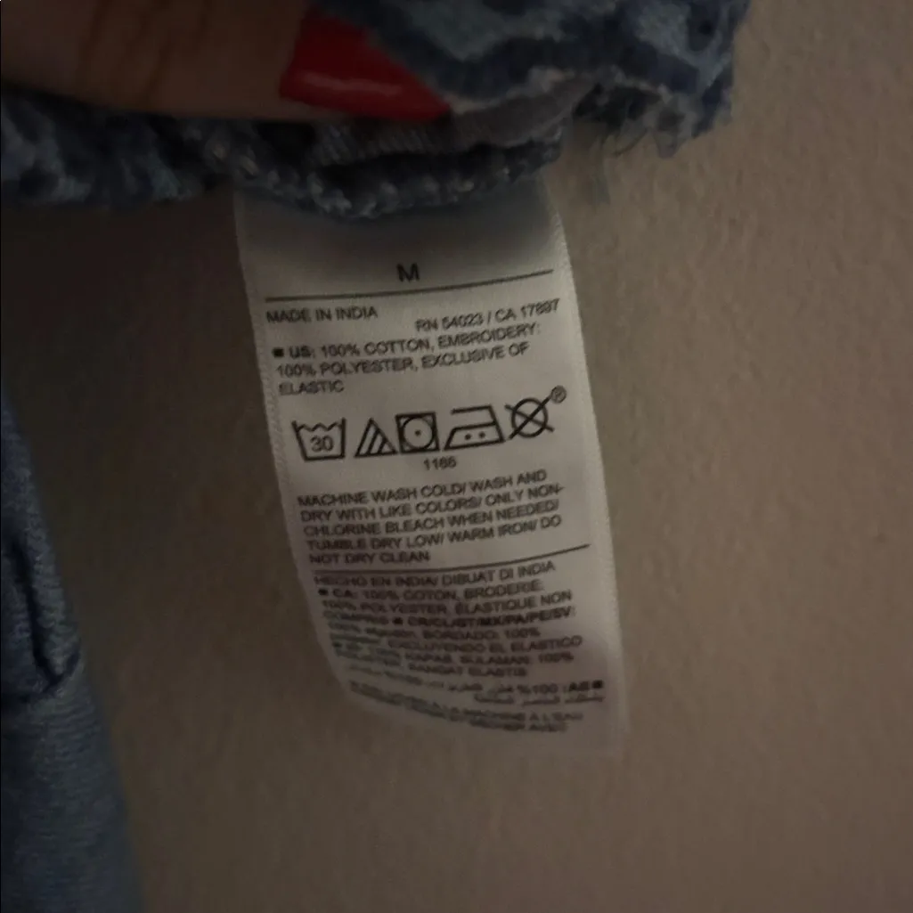 Old Navy Light Blue Embroidered Blouse - Image 7