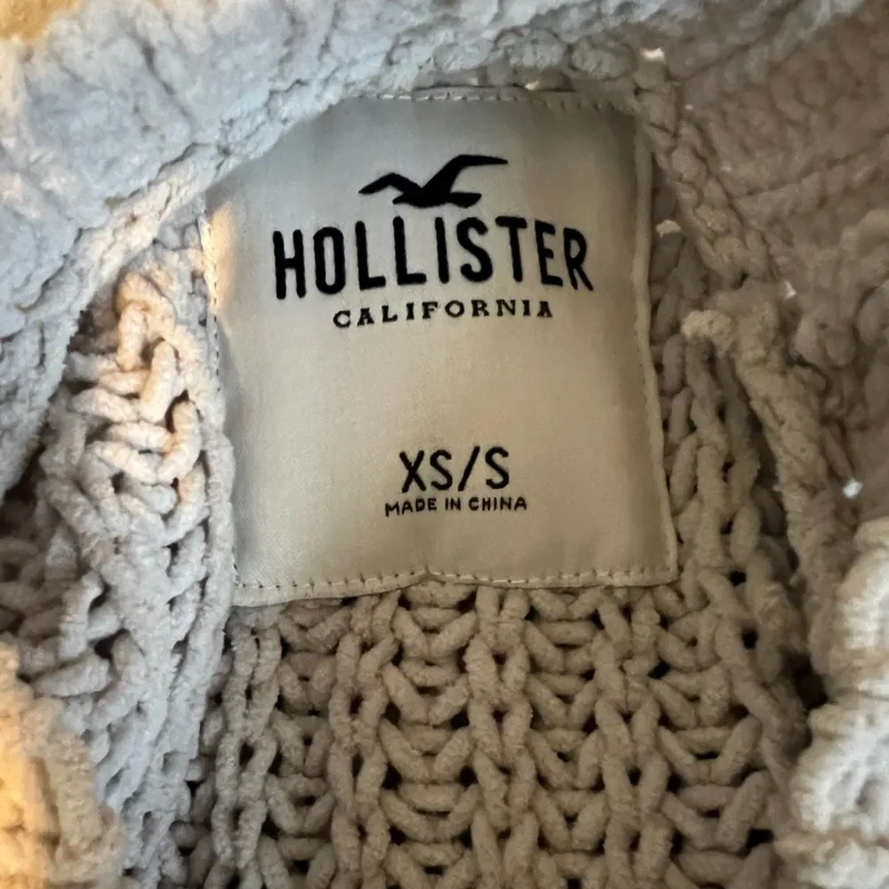 Hollister Cream Knit Cardigan - Image 2
