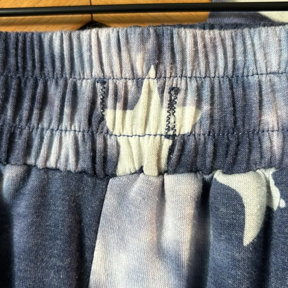 Altar’d State 2 piece lounge set in star tie dye size small. - Image 8