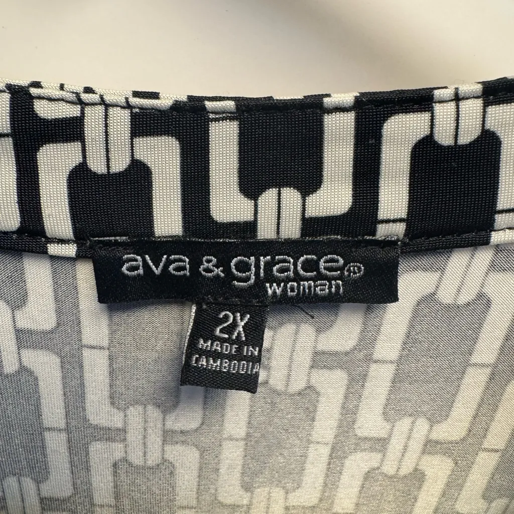 Ava & Grace Monochrome Chain Pattern Top‎ Black Size XXL - Image 5