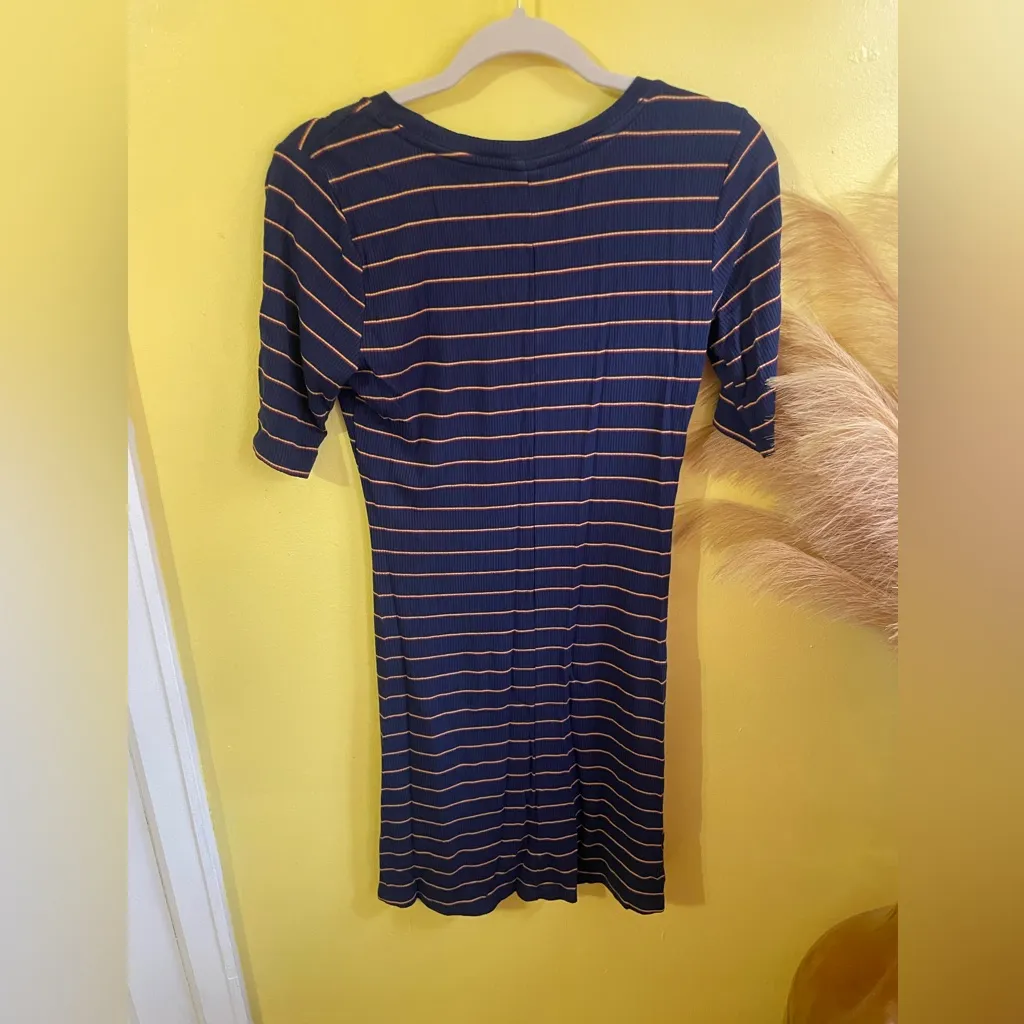 Old Navy Navy and Yellow Striped dress - Image 3