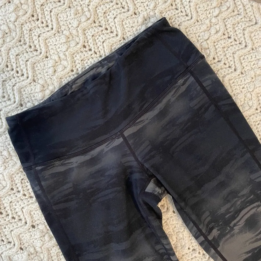 Athleta Chaturanga Gray Multi Flare Print Leggings XS - Image 4