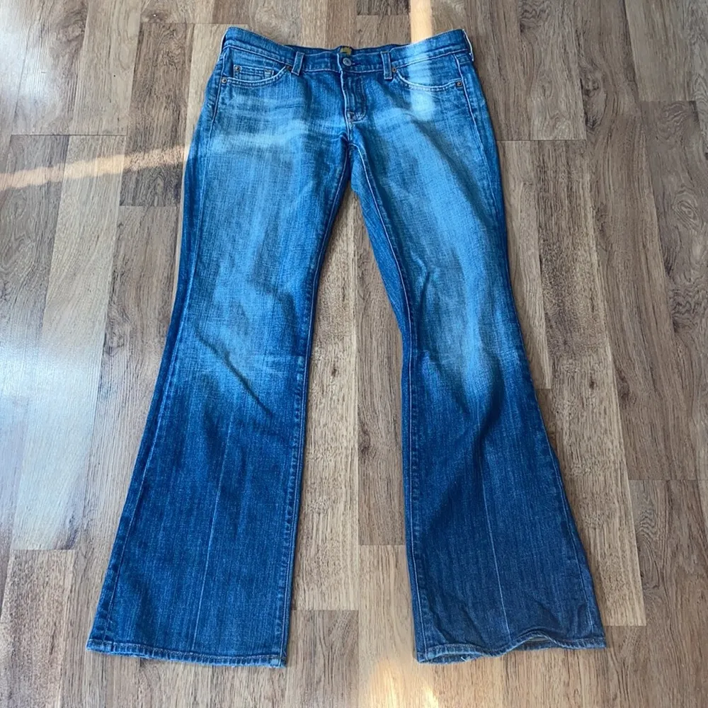 7FAMK Flared Women’s Denim Blue Jeans EUC Sz 30 Lowrise Cotton Distressed - Image 11