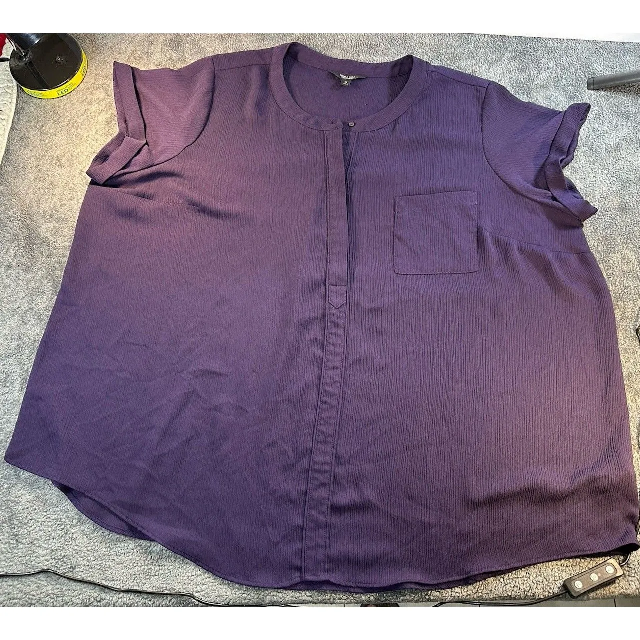 Simply Vera Wang Women's Purple V-Neck Roll Tab Sleeve Blouse Size 3XL - Image 3