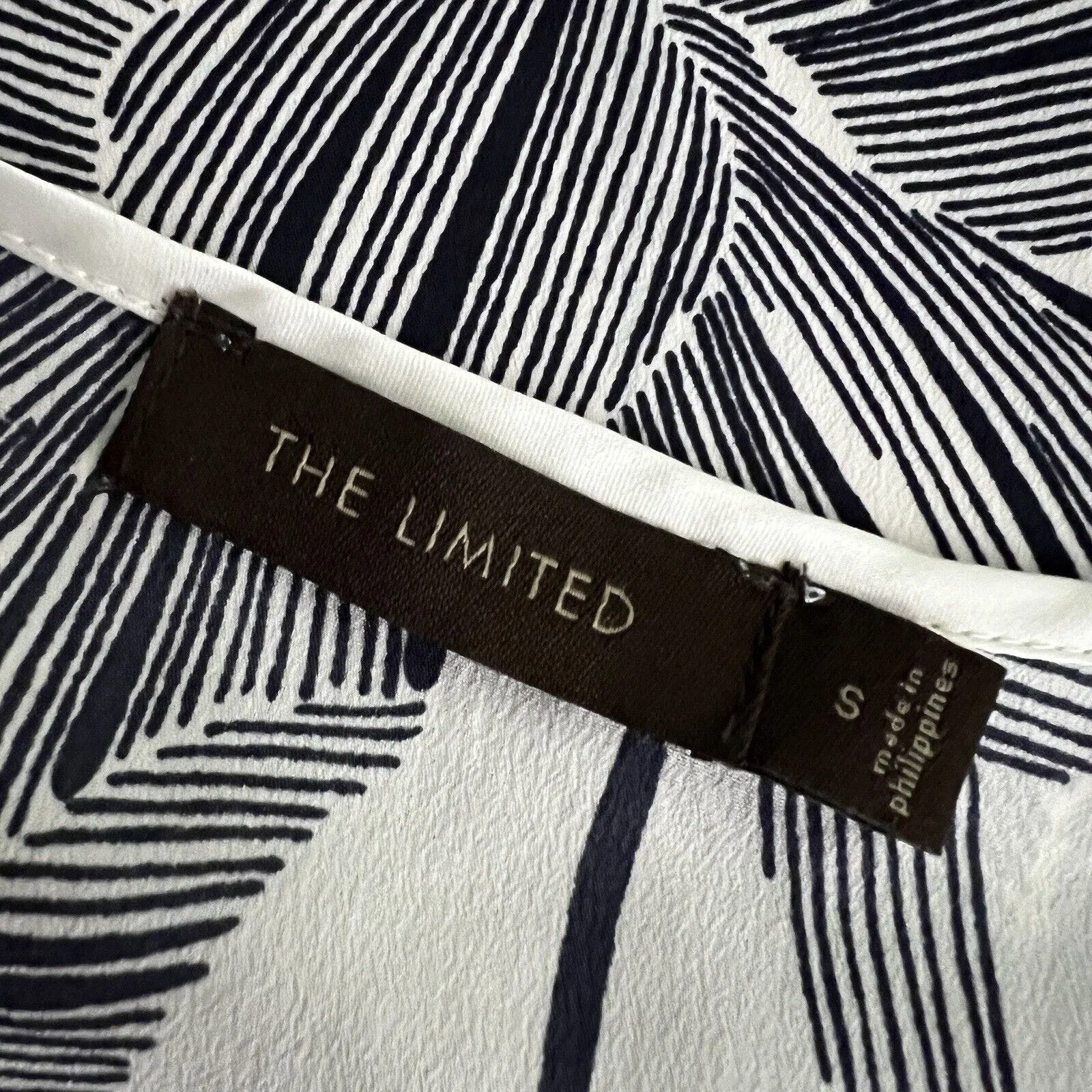 The Limited Shirt Women Small White Black‎ Floral Blouse Flower Career Casual - Image 8